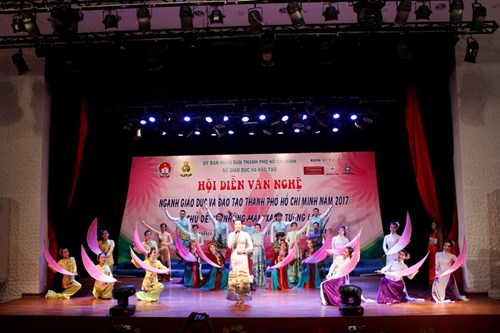 Ngành Giáo dục và Đào tạo Quận 10 tham dự Hội diễn văn nghệ cấp thành phố năm 2017
